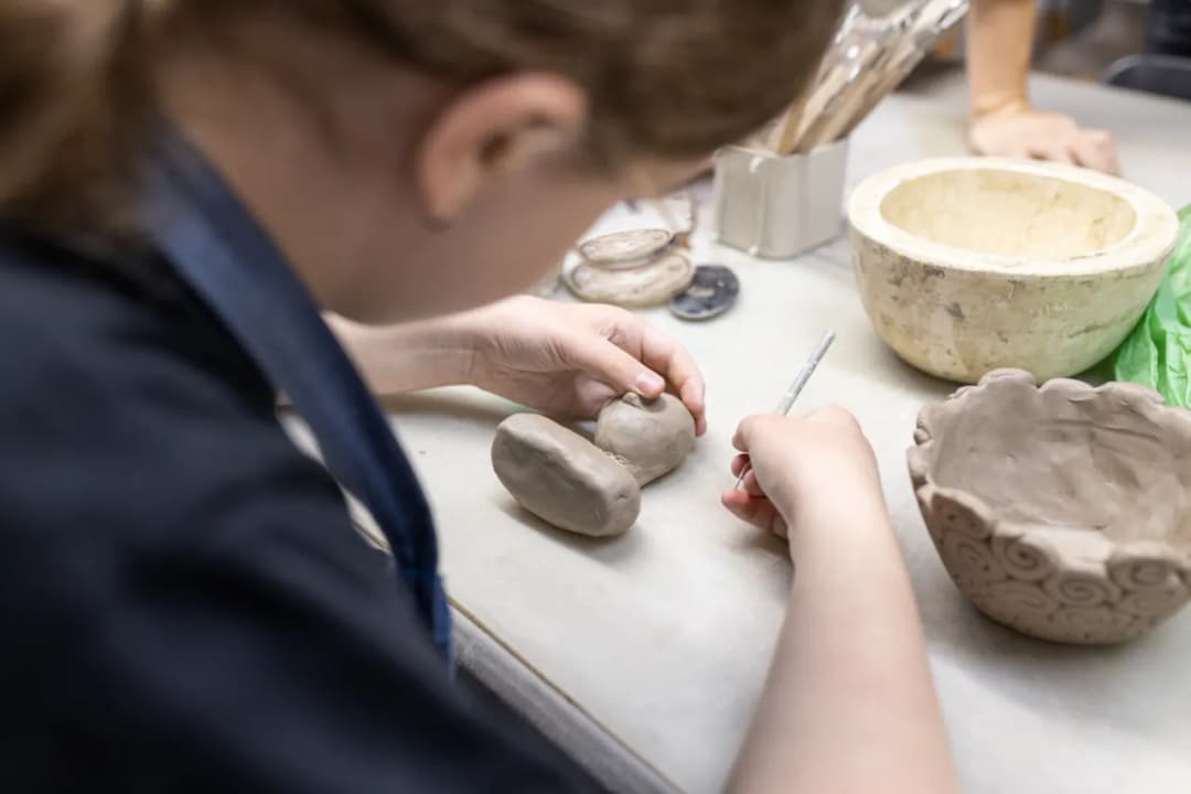 Warsztaty ceramiki Warszawa: Ceny, pracownie i porady